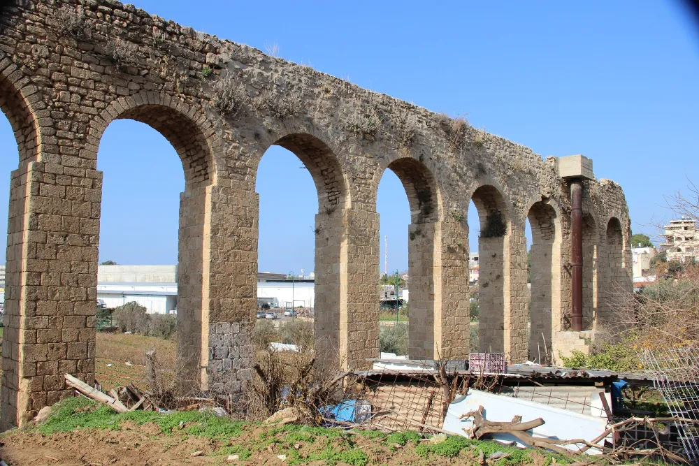 Akka Suları (El-Kebri Kemeri)